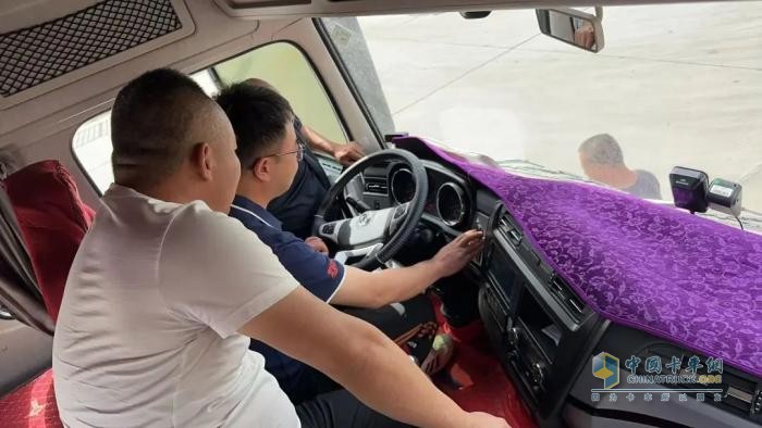 西北再迎東風(fēng)熱！20臺(tái)龍擎危化車交付寧夏大客戶