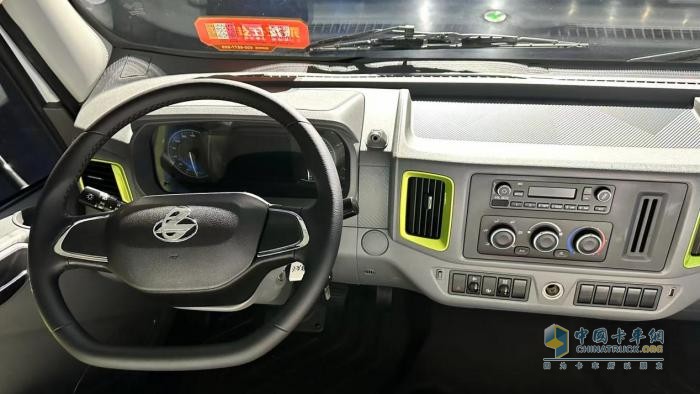 充電快、拉得多、跑得遠(yuǎn)！乘龍翼威2電動(dòng)輕卡太能賺！