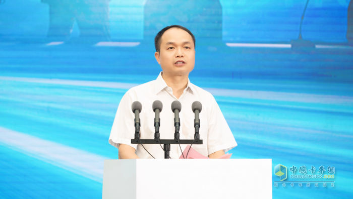 氣效卓然 領(lǐng)勢(shì)新程 解放悍V-LNG 中置軸轎運(yùn)車隆重上市！