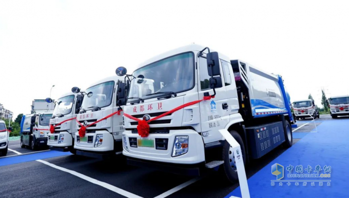 綠變成都，電動先鋒 宇通新能源環(huán)衛(wèi)車助力“蓉城”環(huán)衛(wèi)高質量發(fā)展