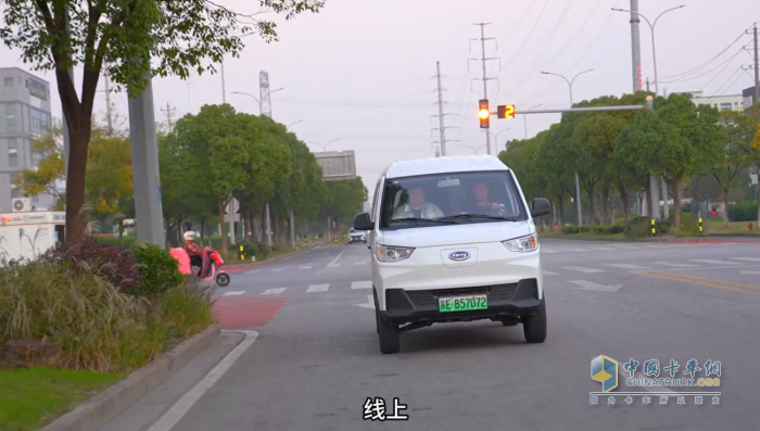 “油車跑不賺錢！”開瑞江豚E7客運版，宋師傅小本經營的得力助手！