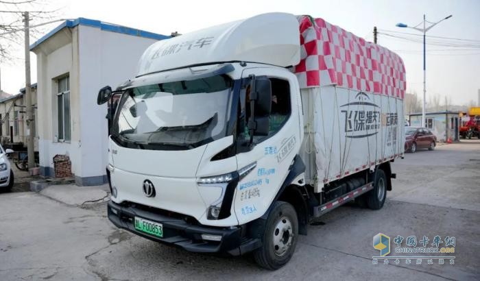 飛碟漫天飛財(cái)運(yùn)滿滿 · 車友會(huì)：一場(chǎng)“車輪上的故事會(huì)”，燃爆草原！