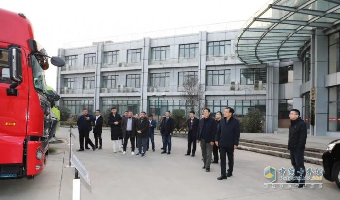 新年新篇章！ 江淮重卡與合作伙伴達(dá)成100臺“冰鮮1號”冷藏車戰(zhàn)略合作