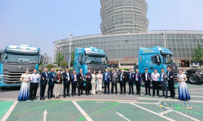 批量交付，鄭州物流名企飛騰物流緣何鐘情乘龍H7 LNG？