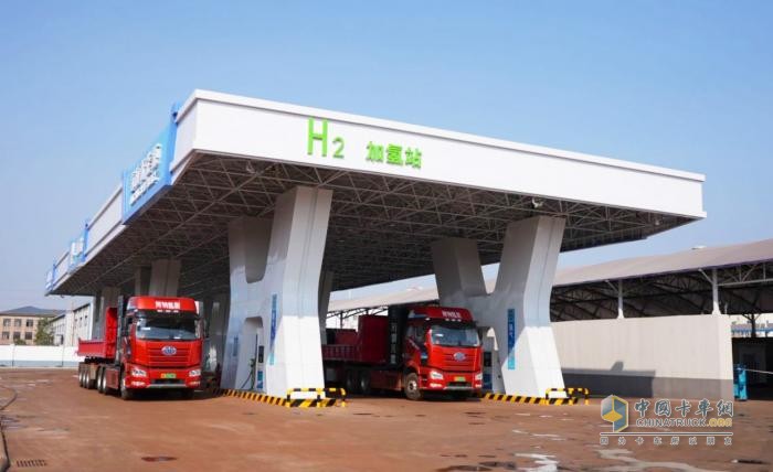 兩會熱議“低碳轉型”：氫能重卡助力鋼鐵行業(yè)深度降碳