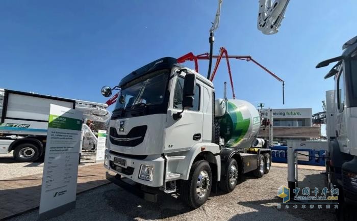 綠色“砼”行！徐工新能源攪拌車亮相德國(guó)寶馬展Bauma 2025