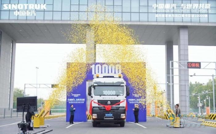 在接近一個小時的采訪時間里，濰柴就重卡市場、大馬力大排量發(fā)動機(jī)、新能源與出口等問題和外界進(jìn)行了深入交流，信息量很大。