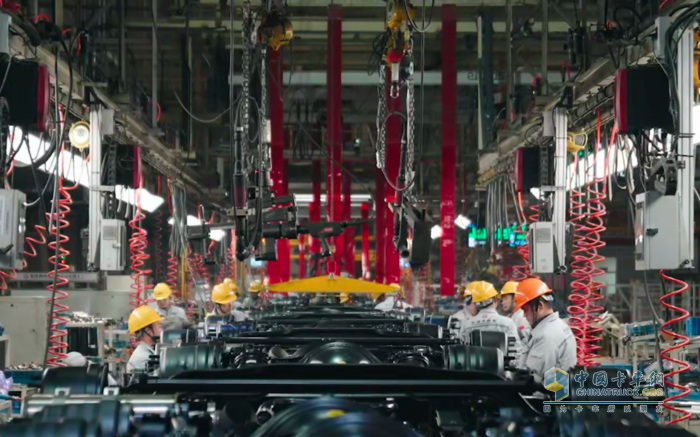 從王濤到王建清：東風(fēng)商用車(chē)的產(chǎn)業(yè)工人新時(shí)代使命