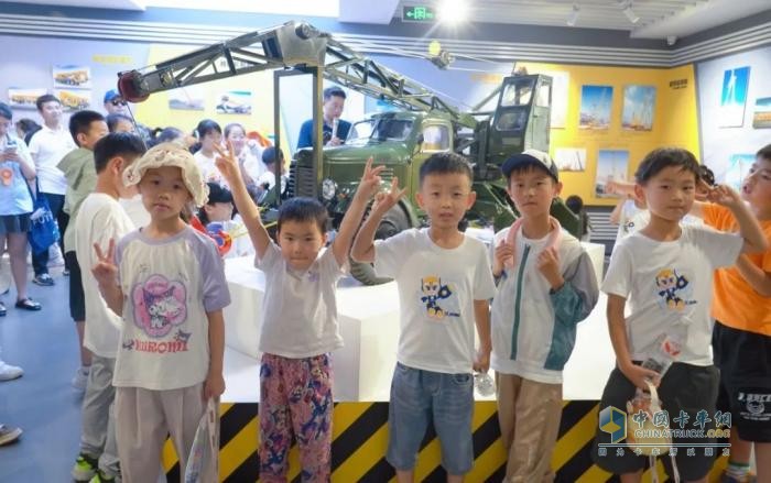 “未來工程師”哪里啟航？答案就在：徐工研學(xué)之旅！