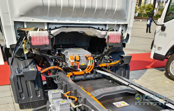 450km超長(zhǎng)續(xù)航！乘龍L2V大電量輕卡城配運(yùn)輸無(wú)憂