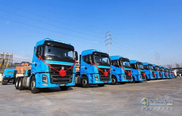 全球首個(gè)15萬(wàn)臺(tái)新能源商用車(chē)品牌誕生！遠(yuǎn)程領(lǐng)跑新能源賽道