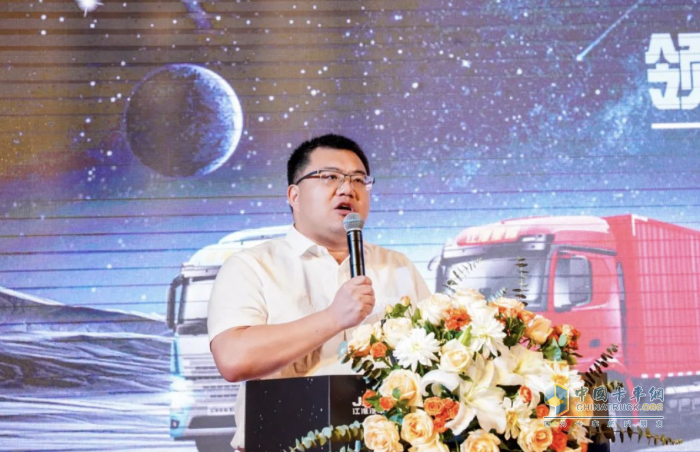 一舉交付30臺！ 江淮星耀X5 LNG牽引車搶灘西南 三大優(yōu)勢搶眼
