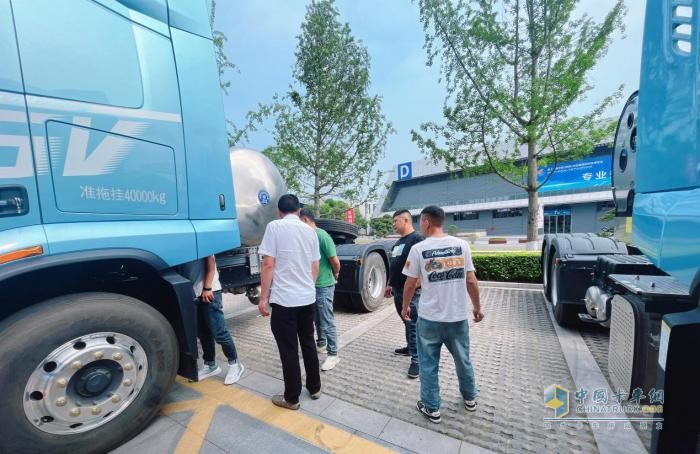 川魯熱銷！乘龍H5V LNG燃?xì)廛嚦蔀橛脩敉瞥缳嶅X神器！