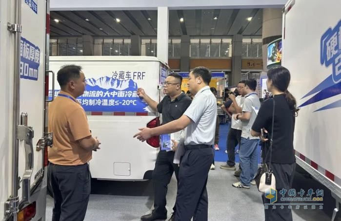 冷鏈運輸看這里！五菱冷藏車廣州展實力圈粉海內(nèi)外客戶