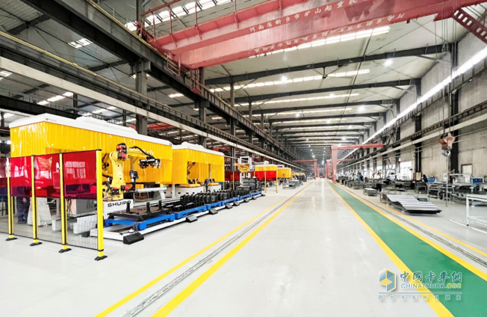 中集車輛強勢入選2024深圳行業(yè)領(lǐng)袖企業(yè)百強