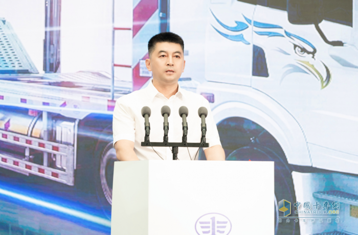 氣效卓然 領(lǐng)勢(shì)新程 解放悍V-LNG 中置軸轎運(yùn)車隆重上市！