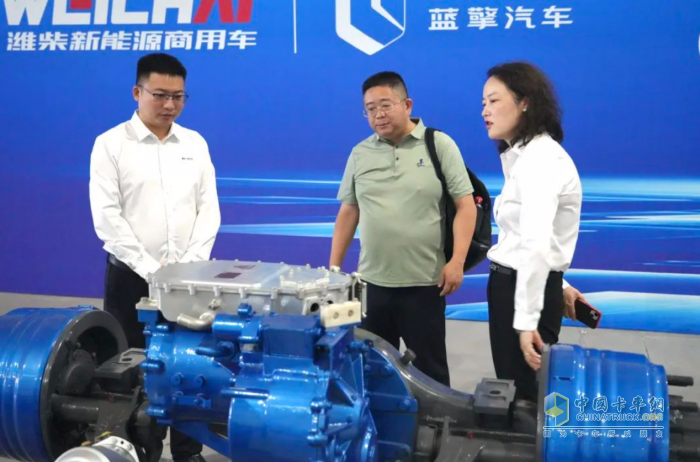 藍(lán)擎X7新一代輕卡搭載漢德電驅(qū)橋全球首發(fā)：50萬公里省出半臺車錢！