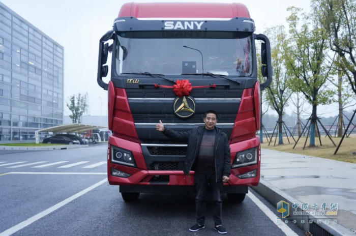 三一重卡2024年首批燃油車、電動輕卡發(fā)車 為新年寫下紅火開篇