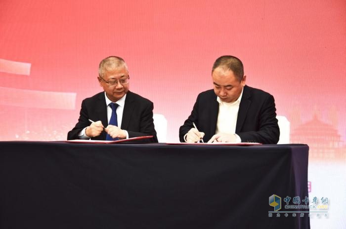 5000臺現(xiàn)象級大單“花落誰家”？慶鈴-瀧通攜手推動綠色智慧物流