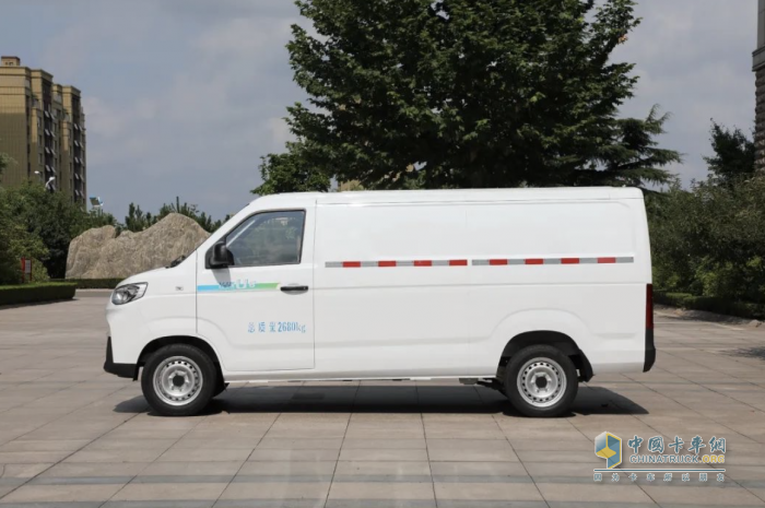 貨運(yùn)新人如何購車？這款飛碟U6中面車型或?yàn)椤白顑?yōu)解”！
