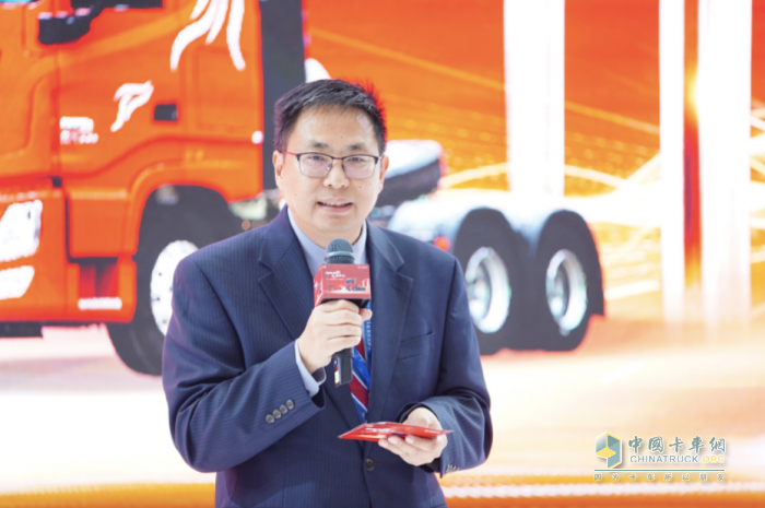 燃氣一體化動力鏈車交付 重磅產(chǎn)品齊亮相 東風康明斯武漢車展大展風采