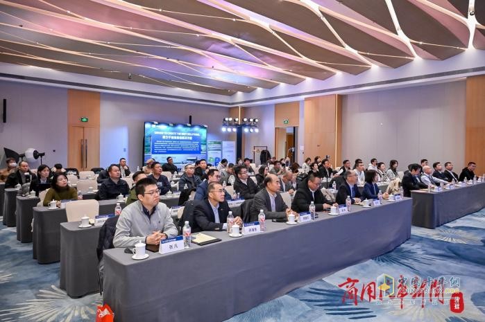 見(jiàn)證榜樣的力量！2024商用車(chē)新驅(qū)動(dòng)榜樣峰會(huì)在京舉行