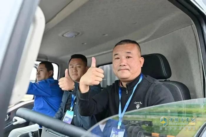 盡擎鋒芒 輕松馭駕 陜汽商用車AMT輕卡&新能源產品品鑒會圓滿收官