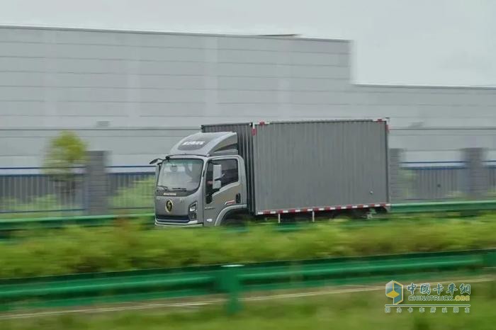 盡擎鋒芒 輕松馭駕 陜汽商用車AMT輕卡&新能源產品品鑒會圓滿收官