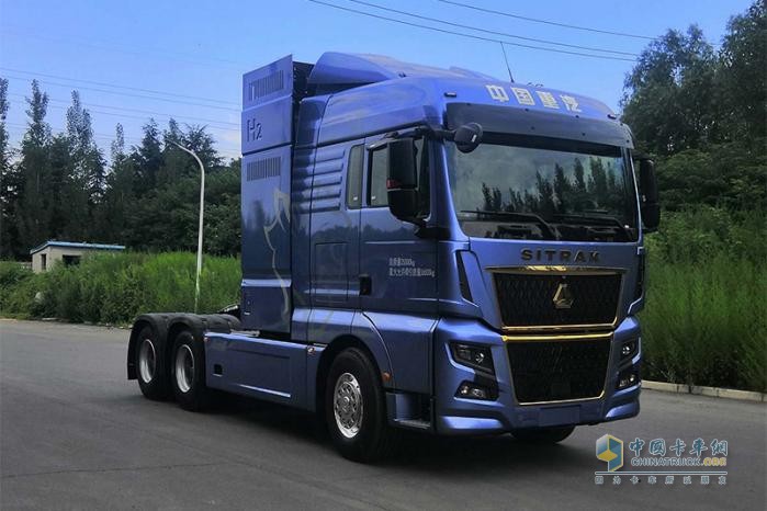8月新能源牽引車：銷4494輛創(chuàng)史上新高，徐工\解放爭霸，三一獲季軍；重汽領(lǐng)漲