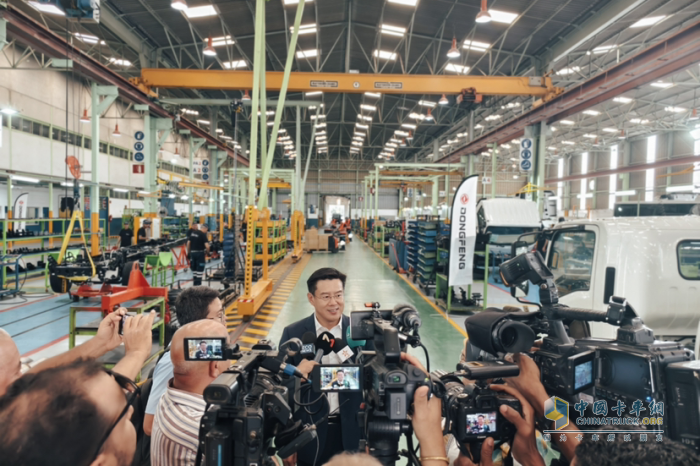 東風(fēng)輕卡在摩洛哥KD工廠與奔馳、ISUZU共線生產(chǎn)