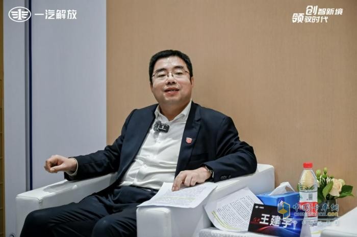 三年磨一劍，世界第一流-解放J7創(chuàng)領(lǐng)版牽引車(chē)上市背后的故事