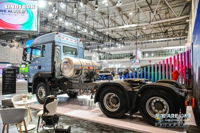 中國(guó)重汽豪沃TX7-N牽引車(chē)-硬核實(shí)力再升級(jí)，“三好重卡”實(shí)至名歸！