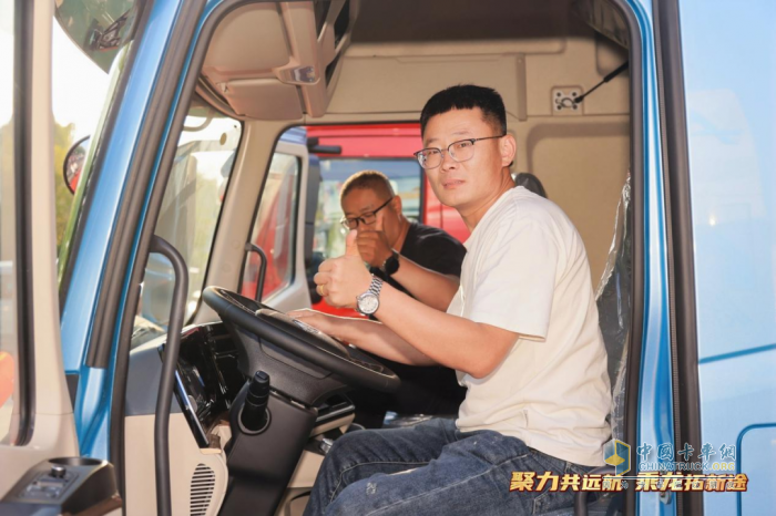 訂單51臺(tái)！乘龍之夜臨沂掀起物流裝備升級(jí)風(fēng)暴