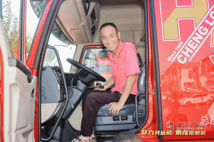 訂單51臺(tái)！乘龍之夜臨沂掀起物流裝備升級(jí)風(fēng)暴