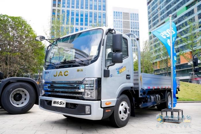 江淮1卡閃耀2025商用車金融大會，品牌勢能再升級