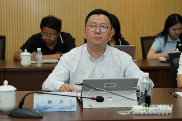 如何撕開卡車行業(yè)增長新缺口？東風(fēng)商用車精準(zhǔn)營銷提供了答案
