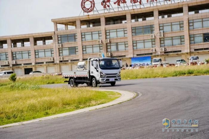 時(shí)代汽車FORLAND新標(biāo)產(chǎn)品媒體試駕會(huì)圓滿舉行