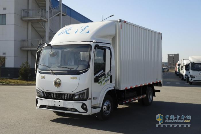 山區(qū)用車(chē)新選擇 康明斯2.5L+10檔箱 陜商德龍G300輕卡有勁還可靠