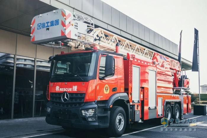 梅賽德斯-奔馳卡車與徐工消防攜手引領(lǐng)未來(lái)  深化消防車領(lǐng)域產(chǎn)品創(chuàng)新