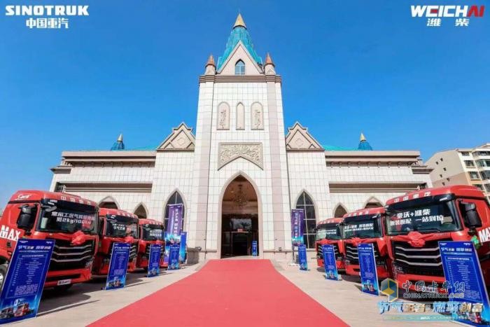 中國重汽全新一代燃?xì)廛嚍槭裁粗档眯刨?，車主們怎么說？