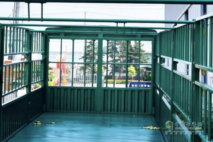首達掛車