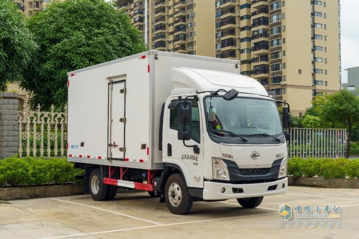 乘龍冷藏車，助力海鮮從碼頭到餐桌