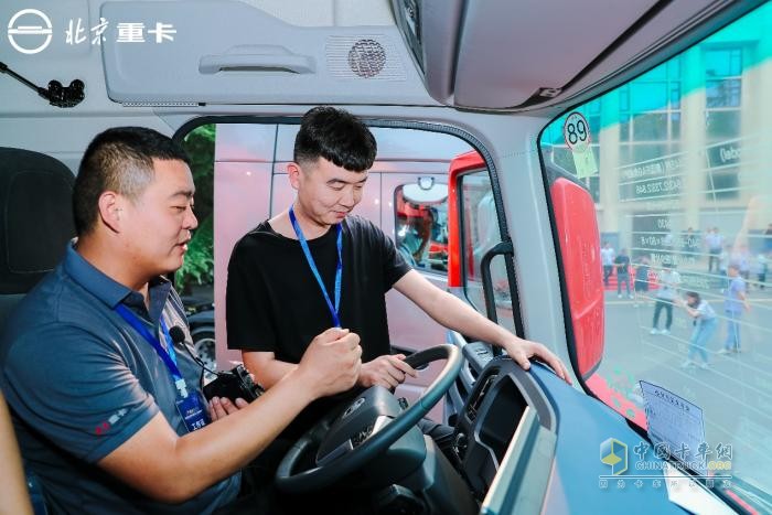 比同類車型多2年保修，北京重卡的底氣是什么？