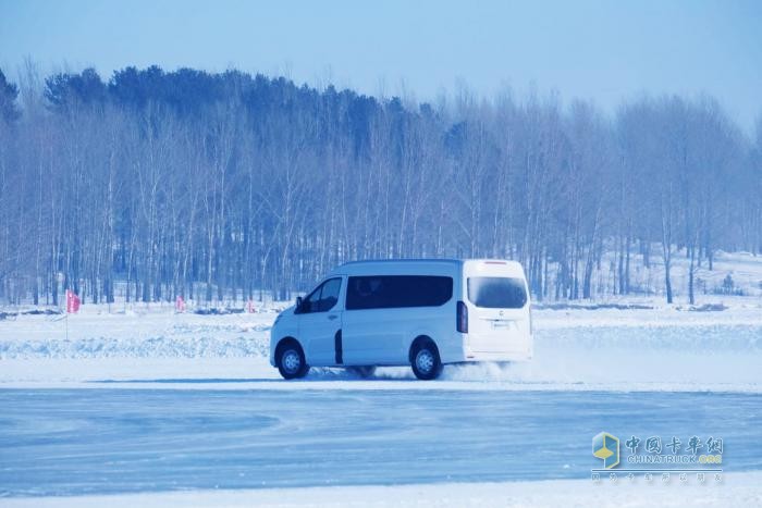 征服冰雪世界 圖雅諾大V 極寒試驗彰顯硬核實力