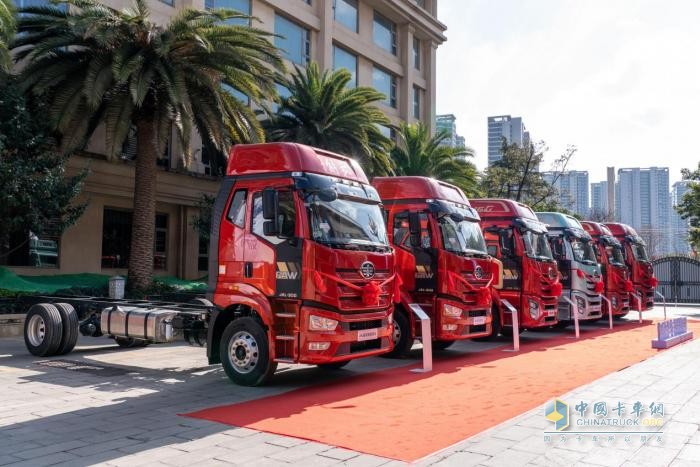 開弓滿弦，向新出發(fā)！解放卡車總動員，助力龍年“開門紅”