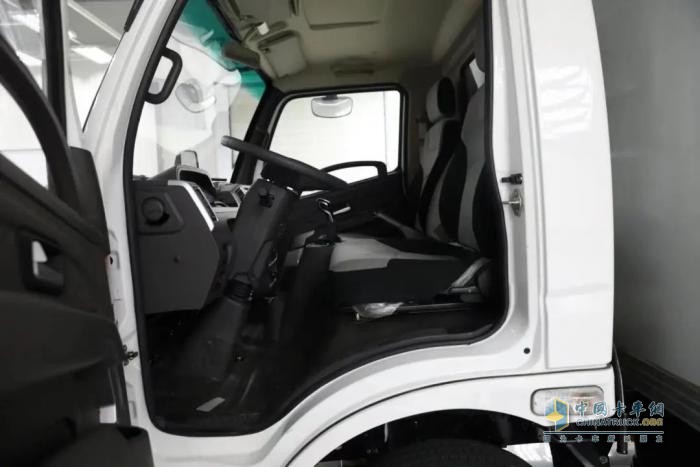 又要綠牌又不想里程焦慮？還得看飛碟奧馳HV2增程城市物流車