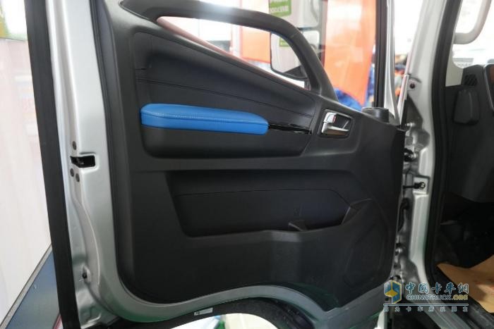 快上車！歐馬可智藍(lán)混動(dòng)房車帶你開啟無憂之旅！