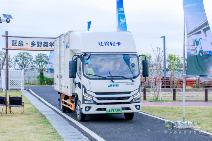 上市價(jià)16.8萬(wàn)元，江鈴E路達(dá)增程版震撼上市