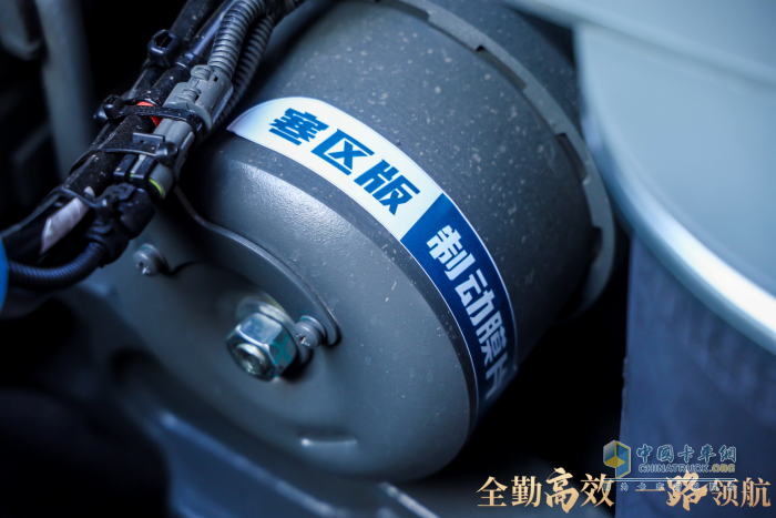 全勤高效 一路領(lǐng)航 中國(guó)重汽汕德卡，跨境運(yùn)輸最強(qiáng)引擎