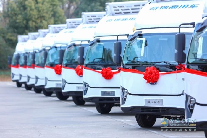 破冰冷鏈新局，頭部冷鏈物流企業(yè)為何偏愛零米冰河冷藏車？